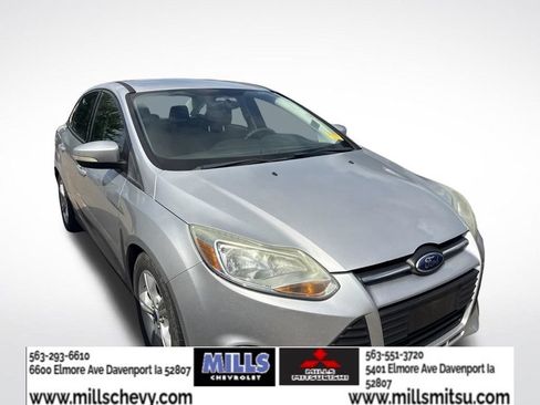 Used 2014 Ford Focus SE FWD image 2