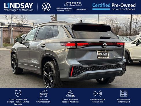 Certified 2025 Volkswagen Tiguan SE R-Line image 5