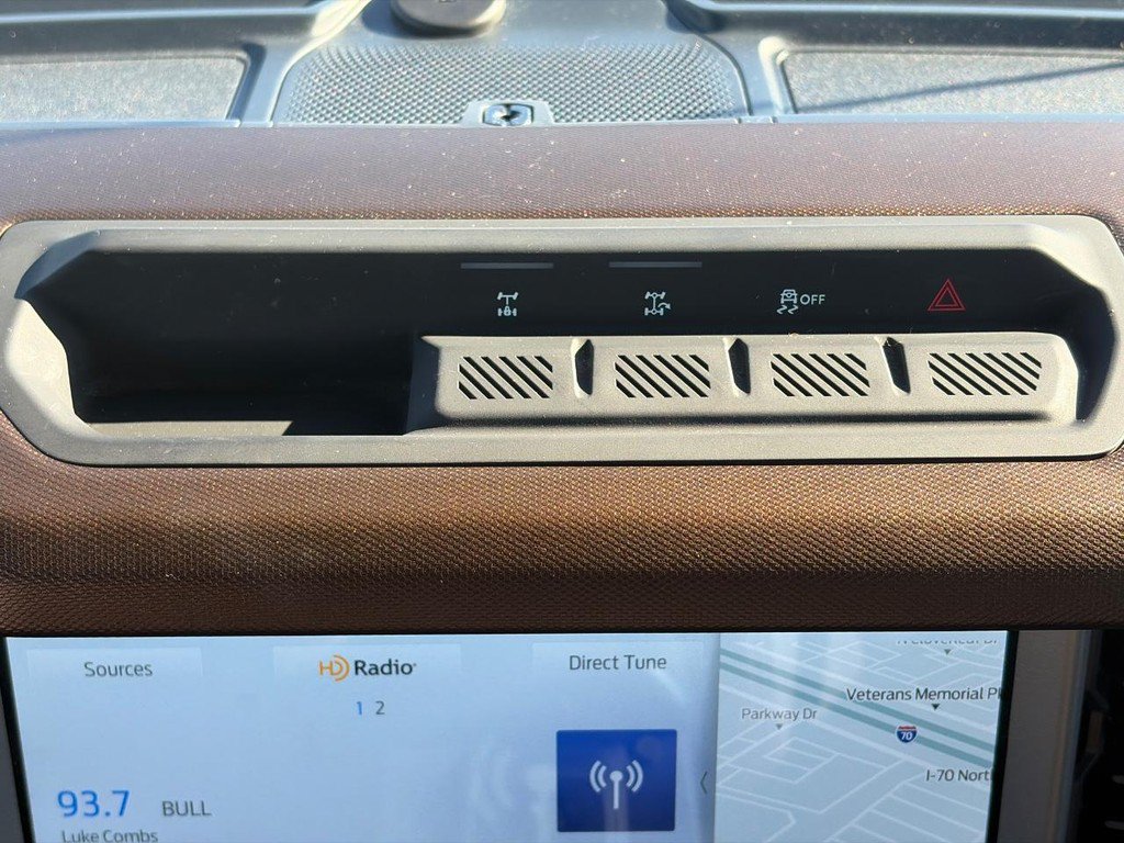 Used 2022 Ford Bronco Outer Banks AWD/4WD image 17