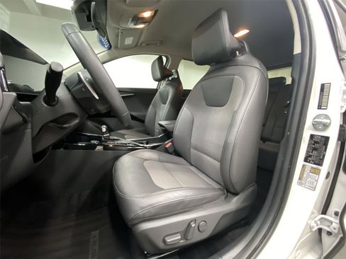 Used 2023 Kia Niro EX FWD image 17