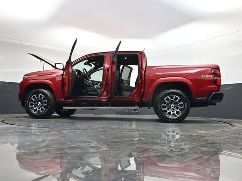 Used 2026 Chevrolet Colorado Z71 w/ Technology Package AWD/4WD image 35