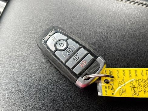 Used 2022 Ford Explorer Limited w/ Equipment Group 301A image 30