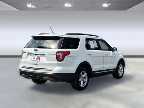 Used 2019 Ford Explorer XLT w/ Equipment Group 202A FWD image 13