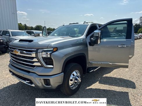 Used 2025 Chevrolet Silverado 3500 High Country w/ High Country Premium Package AWD/4WD image 36