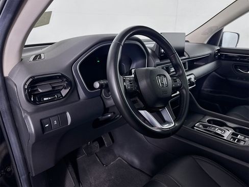 Used 2025 Honda Pilot Touring image 7