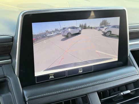 Used 2021 Chevrolet Suburban LS RWD image 27