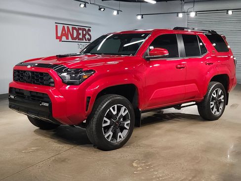 Certified 2025 Toyota 4Runner TRD Sport AWD/4WD image 3