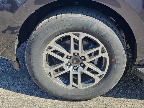 New 2025 Ford Expedition Active image 17