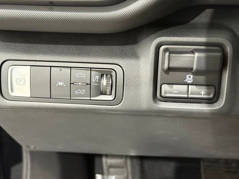 Used 2025 Chevrolet Silverado EV LT image 33