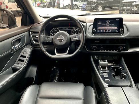 Certified 2023 Nissan Rogue SV w/ SV Premium B Package image 6