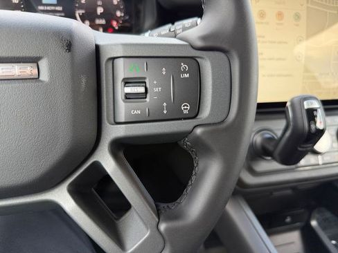 New 2026 Land Rover Defender 90 X-Dynamic SE AWD/4WD image 23