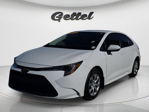 Used 2025 Toyota Corolla LE FWD image 1
