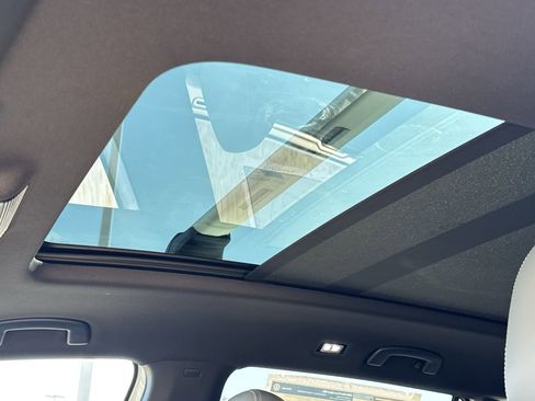 New 2026 Volkswagen Atlas Cross Sport SEL image 19