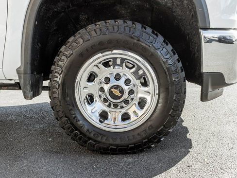 Used 2023 Chevrolet Silverado 3500 LT w/ Convenience Package image 5