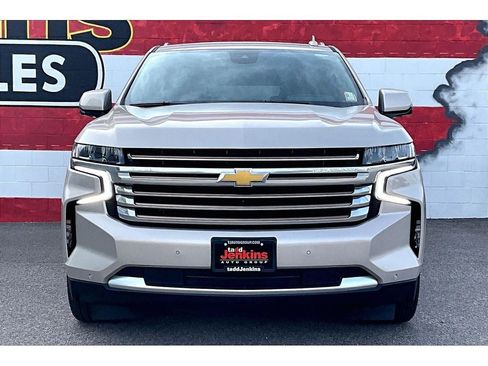 Used 2024 Chevrolet Suburban High Country AWD/4WD image 3