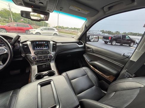 Used 2019 Chevrolet Suburban LT AWD/4WD image 18