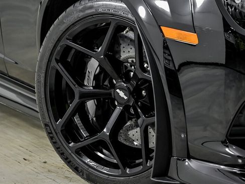 Used 2015 Chevrolet Camaro Z/28 RWD image 3
