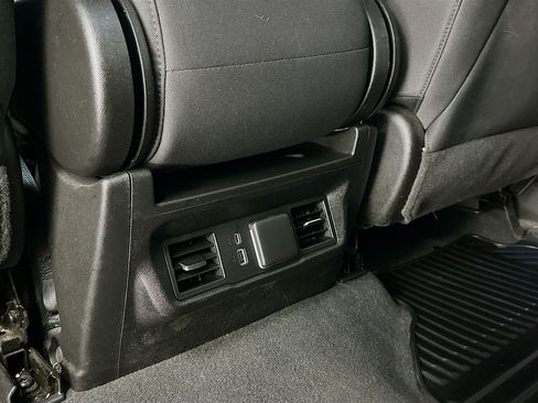 Used 2023 Chevrolet Silverado 1500 LT image 28