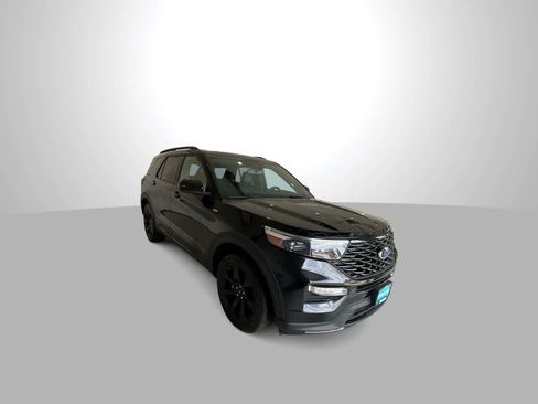 Used 2022 Ford Explorer ST-Line w/ Class IV Trailer Tow Package AWD/4WD image 2