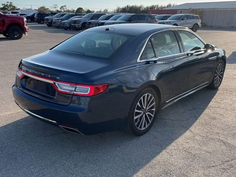 Used 2017 Lincoln Continental Select w/ Climate Package image 3