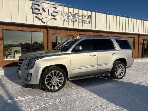 Used 2020 Cadillac Escalade Luxury image 31