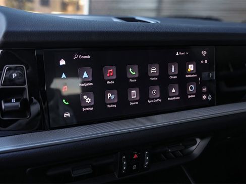 Used 2025 Porsche Cayenne image 16