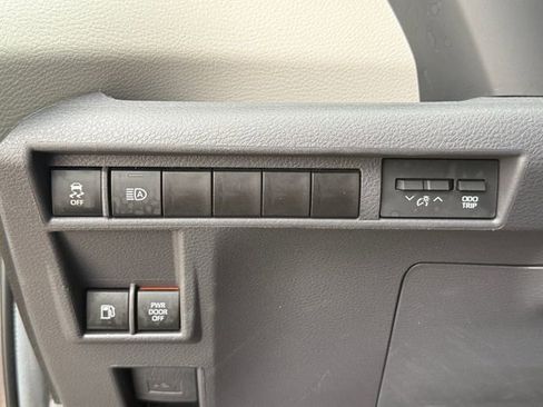 Used 2024 Toyota Sienna XLE image 24