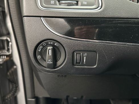 Used 2019 Dodge Grand Caravan SE FWD image 21