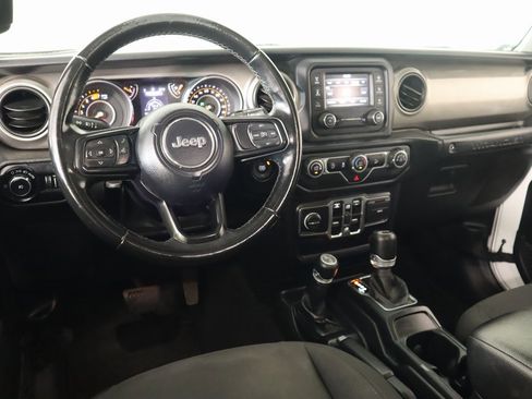 Used 2020 Jeep Wrangler Unlimited Sport S image 2