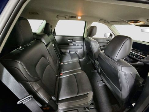 Used 2026 Nissan Pathfinder SL FWD image 20