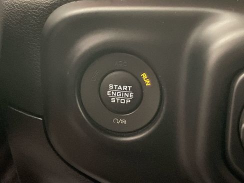 Used 2019 Jeep Wrangler Rubicon w/ LED Lighting Group AWD/4WD image 10
