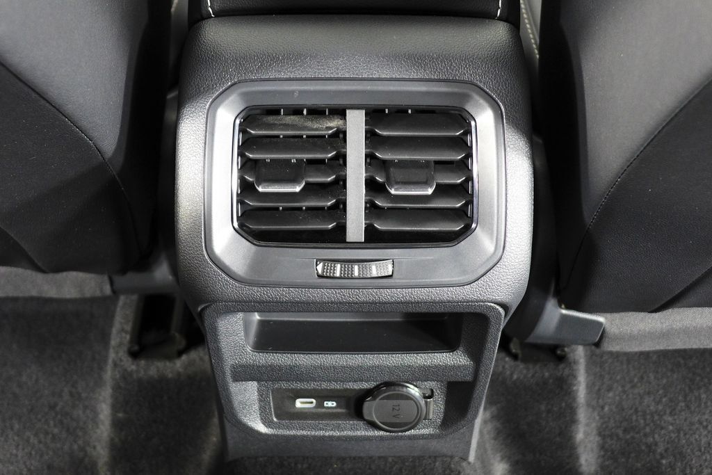Used 2024 Volkswagen Tiguan SE R-Line FWD image 23