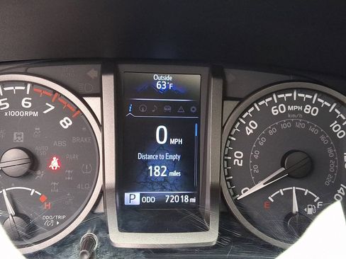 Used 2021 Toyota Tacoma TRD Sport w/ TRD Premium Sport Package AWD/4WD image 21