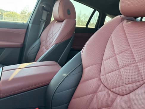 Used 2025 BMW X6 xDrive40i image 17