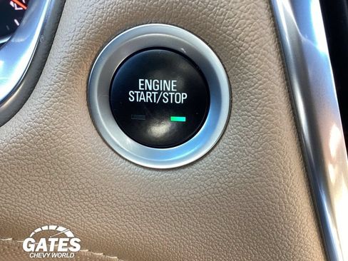 Used 2022 Chevrolet Traverse Premier AWD/4WD image 23