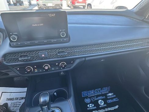 Used 2023 Honda HR-V Sport image 12