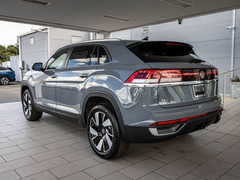 New 2026 Volkswagen Atlas Cross Sport SE FWD image 15