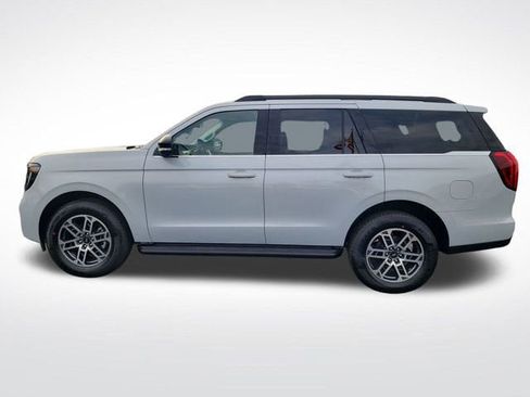 New 2025 Ford Expedition Active image 2