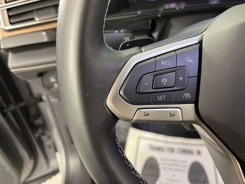 Used 2025 Volkswagen Atlas SE image 22