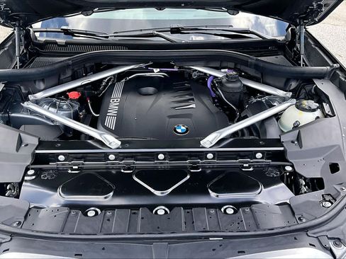 Used 2025 BMW X5 sDrive40i w/ Premium Package RWD image 32