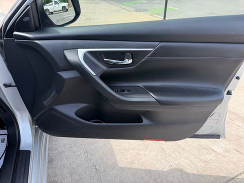 Used 2018 Nissan Altima 2.5 SL FWD image 22