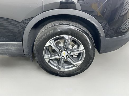Used 2025 Chevrolet Blazer LT FWD image 11