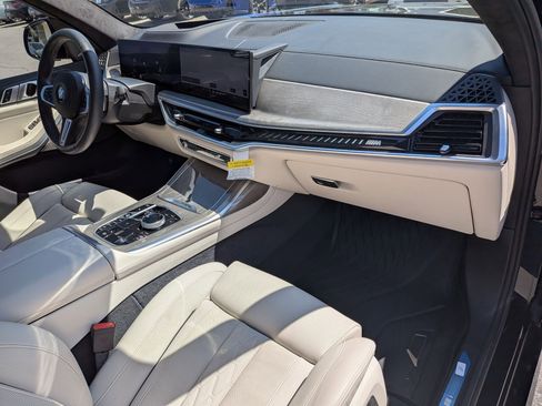 Used 2026 BMW X7 M60i AWD/4WD image 45
