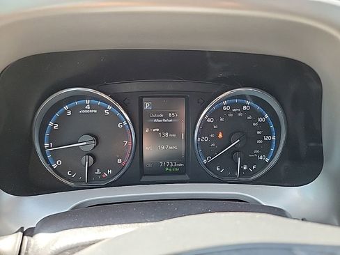 Used 2017 Toyota RAV4 Limited FWD image 1