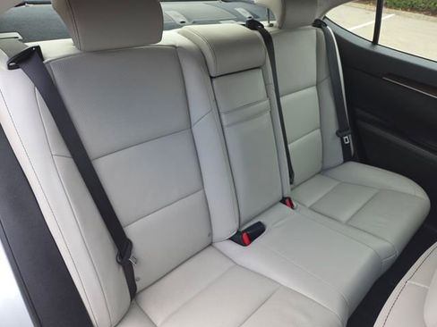 Used 2015 Lexus ES 350 w/ Luxury Package image 36