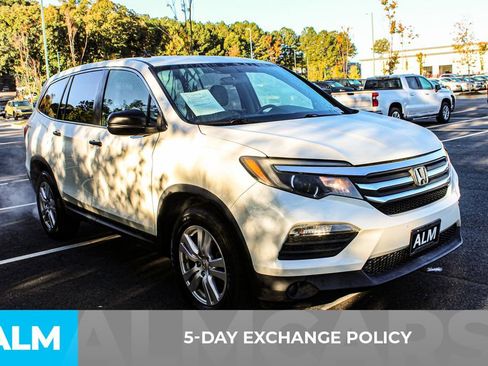 Used 2016 Honda Pilot LX image 4
