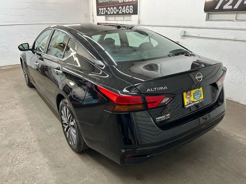 Used 2023 Nissan Altima 2.5 SV image 7