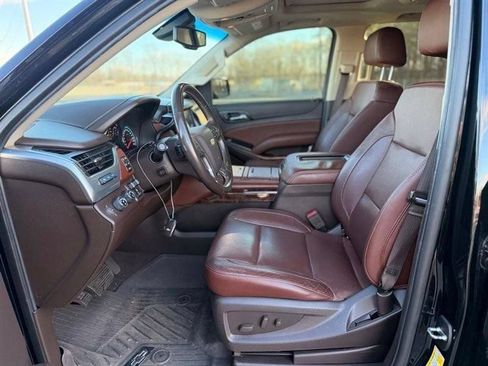 Used 2019 Chevrolet Suburban Premier AWD/4WD image 9