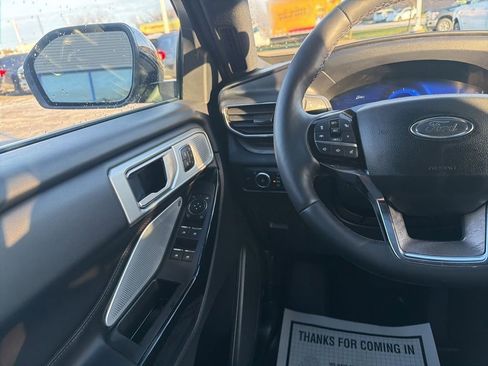 Certified 2023 Ford Explorer Platinum w/ Technology Package image 19