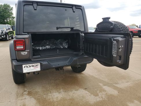 Used 2021 Jeep Wrangler Unlimited Sport AWD/4WD image 32